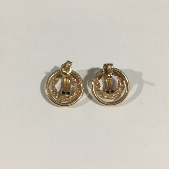 14k Yellow Gold Round Light Hollow Earrings - Picture 2 of 4